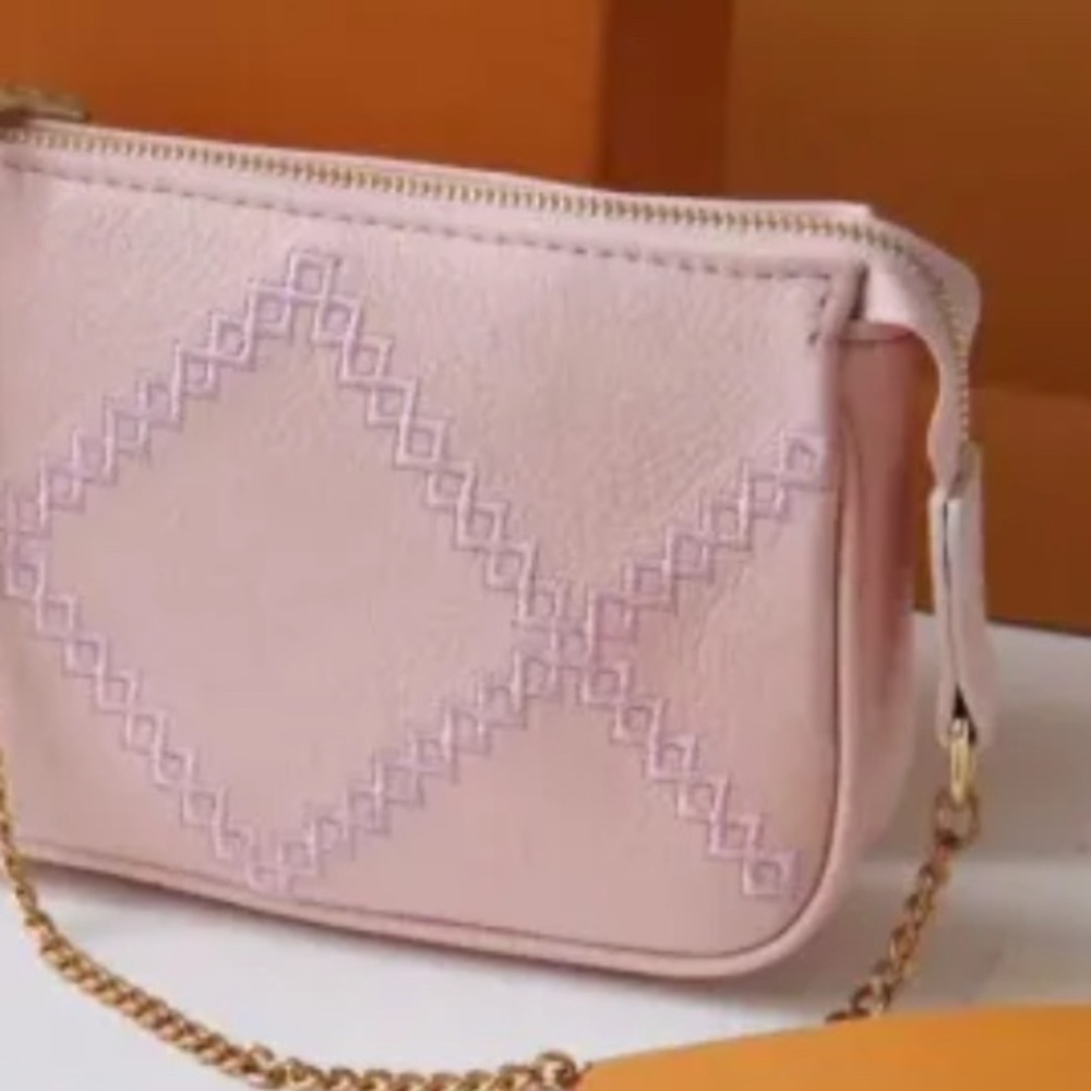 Extremely loved small pouch.